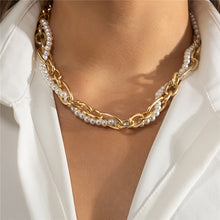 Load image into Gallery viewer, Beautiful Elegant Multilayer Choker Pearl Necklace!
