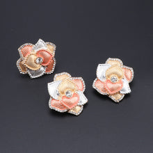 Load image into Gallery viewer, Classic Crystal Flower Pendant Jewelry Set!
