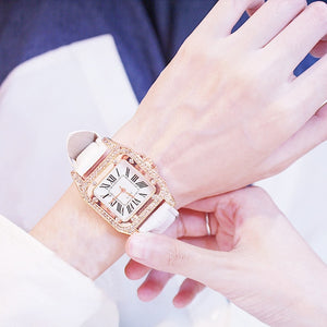 Leather Band Quartz Watch with Bracelet for Women!