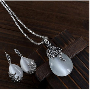 Silver Vintage Water Drop Earrings and Necklace!