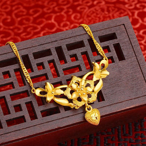 Big Flower Gold-Plated Necklace for Women!
